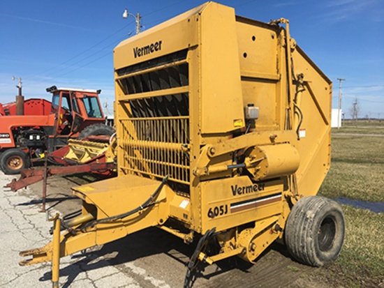 Vermeer 605J Single Twine Tie, Gathering Wheels, Kept Inside