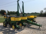 JD 7200 Conservation MaxEmerge 2 No-Til vacuum planter 8/38