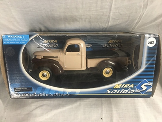 Chevrolet Pickup, 1:18 scale, Mira by Solido