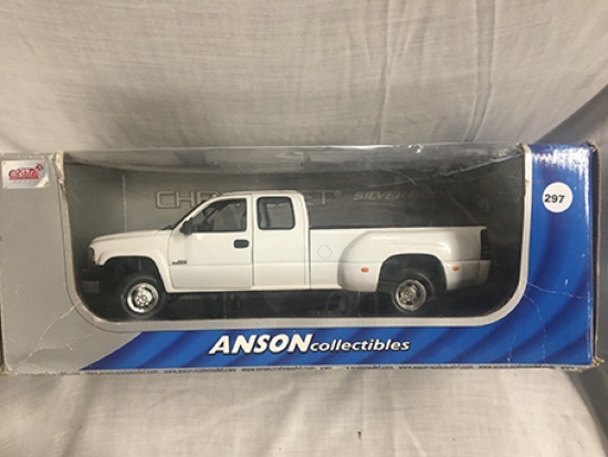 Chevrolet Silverado, 1:18 scale, Anson