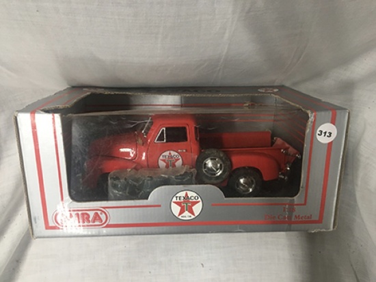 1953 "Texaco" Chevrolet Pickup, 1:18 scale