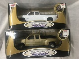 Lot of 2 Chevrolet 1500 Silverado, 1:24 scale