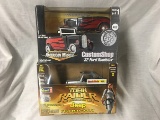 Lot of 2 cars, 1:24 scale