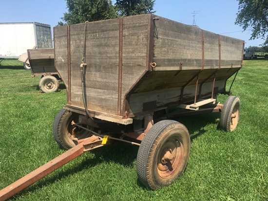 Wood Box Flare Bed Wagon with hoist