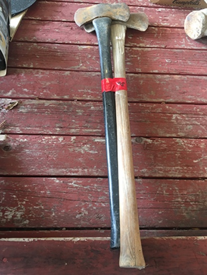(2) Axes