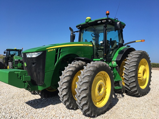 2013 JD 8335R Premium Command View II Cab Tractor