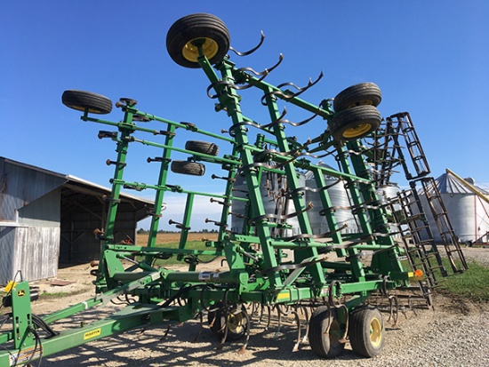 2007 JD 2210-LL 34ft S-Tine Field Cultivator