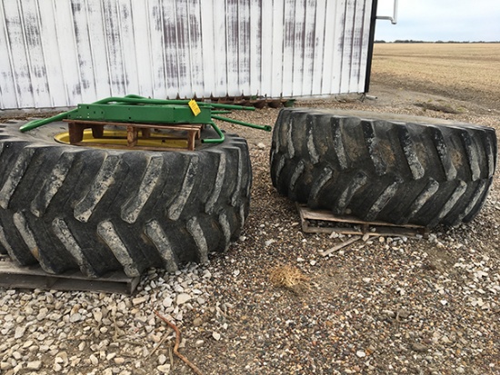 Set of Firestone 800/70R38, sells complete w/ combine extension
