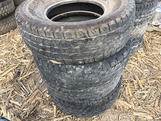 4X$ Yokahama LT265/75R16
