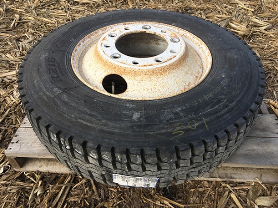 Roadlux 295/75R22.5 on rim, new recap