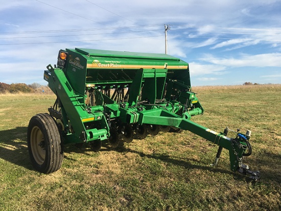 Great Plains 1006 NT 10ft Drill, 7in spacings, no till coulters, grass seed attachment