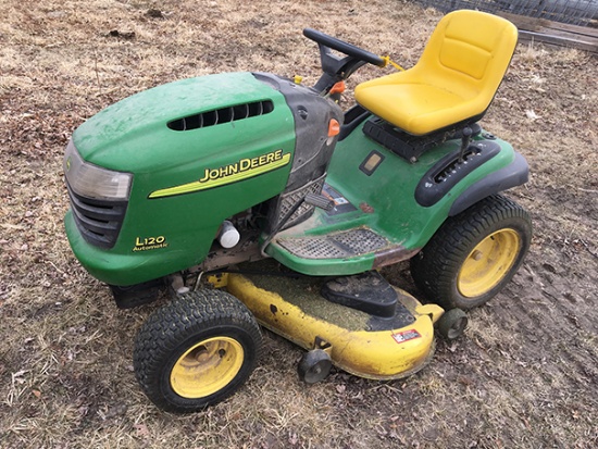 JD L120 Riding Lawn Mower, 48in cut, 411 hours, runs