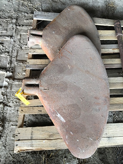 Set of clam shell fenders