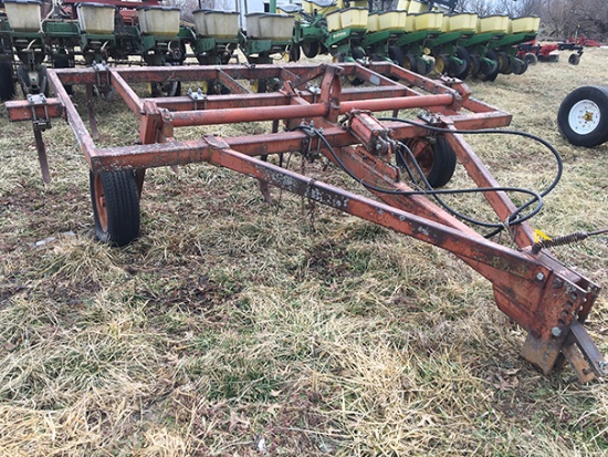 AC 9 shank pull type chissel plow