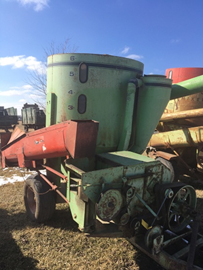 Owattonna 420 Grider Mixer