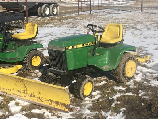 JD 318 Riding Lawn Mower