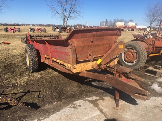 New Holland 475 Manure Spreader