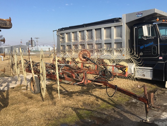 Hesston 12 Wheel Bi-fold Rake
