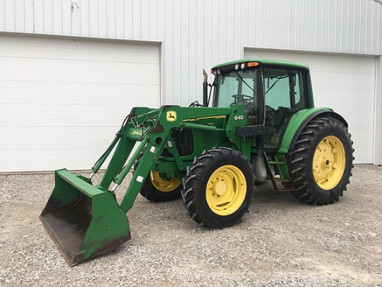 2006 JD 6420 4wd cab tractor, radio, buddy seat, 110hp, LHR 16/16 spd partial power shift