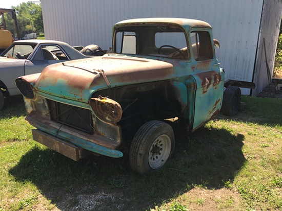 1958 Chevrolet Apache 31 cab and chassie project, 6 cyl, 2 spd, non running, has title