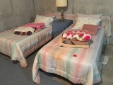 (2) twin beds, lamp stand & bedding