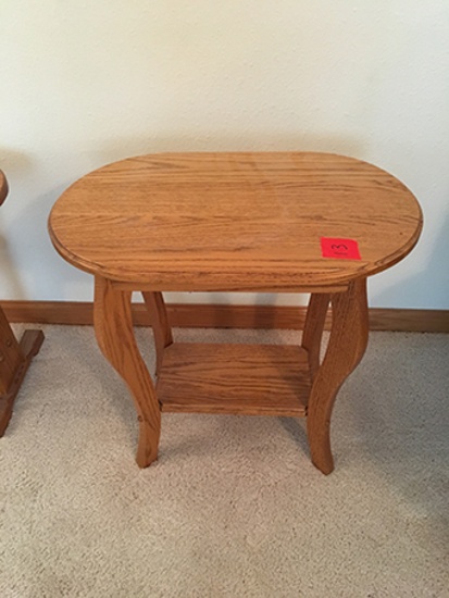 Solid oak 23 in. side stand
