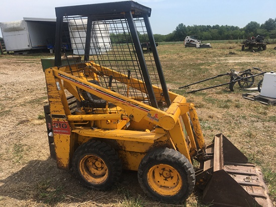 Mustang 310 Owatonna Hydrostatic skid steer, single cylinder 14 hp