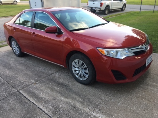 2014 Toyota Camry LE 4DR, Automatic, Backup Camera, Only 35,500 miles, one owner, very clean