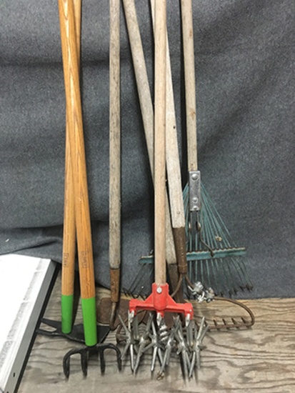 Assorted Long handled tools