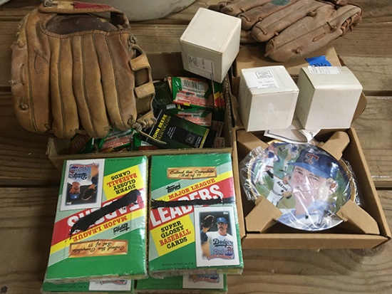 Baseball Cards, Plates & Collectibles