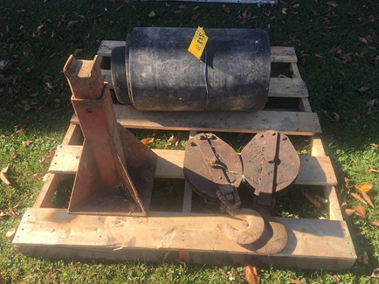 2 Snatch blocks, belting, stand