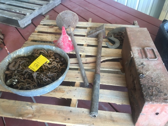 Toolbox, misc chainpieces, splitting maul, etc