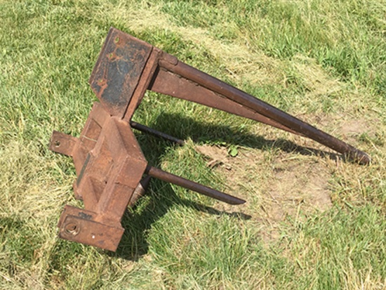 Morris Built 3 pt Bale Spear w/Trailer Pin