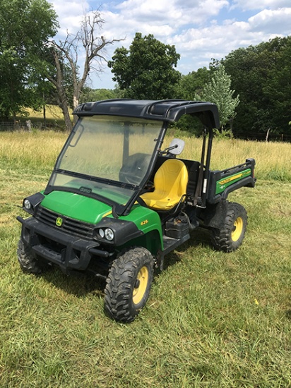 2009 JD 625i Gator 23 hp, Manual Dump Bed, Roof, Windshield, 2198 hours, Runs and Drives