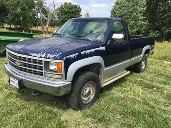 1993 Chevy 2500 Cheyenne, Reg Cab, 4WD, V8, Automatic, Good Tires, 96,385 miles, Runs and Drives