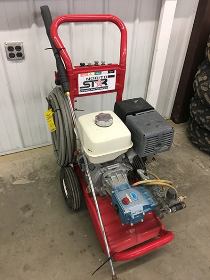 North Star Model 66DX35G11 Power Washer, Honda GX390 Engine, Works Good
