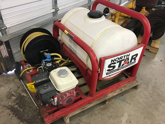 North Star 55 gal. Skid Sprayer, Honda GX160 Engine, Hose Reel, Very Well Kept!