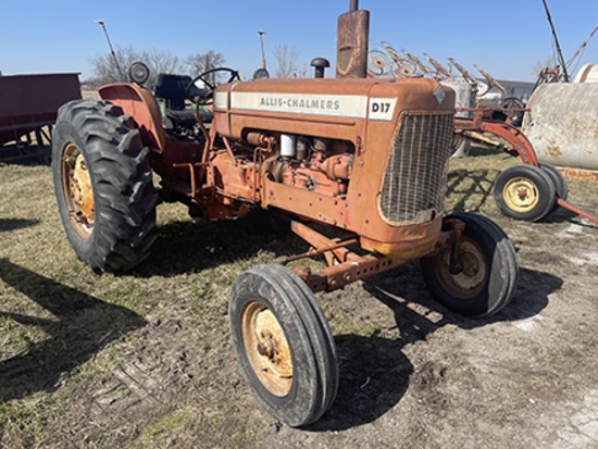 AC D17 gas tractor