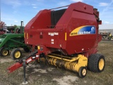 New Holland BR7090 Round Baler