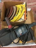 B&D polishing/sander and assorted discs