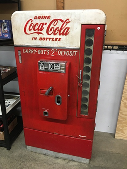 Coca Cola 10 cent Vendo Machine Mod. F83H5, appears to be all original
