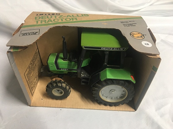 Ertl 1/16 Scale, Deutz-Allis Tractor 6260