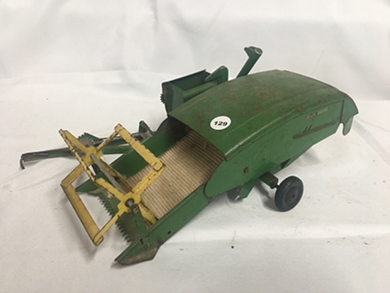 Ertel 1/16 Scale, John Deere Pull Behind Combine