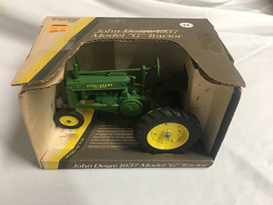Ertl 1/16 Scale, John Deere 1937 Model G Tractor