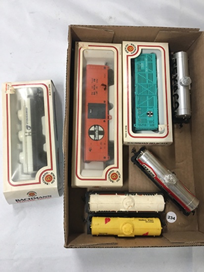 Lot of 7, HO Scale, Train Cars