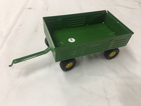 Ertl 1/16 Scale, John Deere Wagon