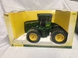 Ertl 1/16 Scale, John Deere 9530 with Duals, Dealer Edition