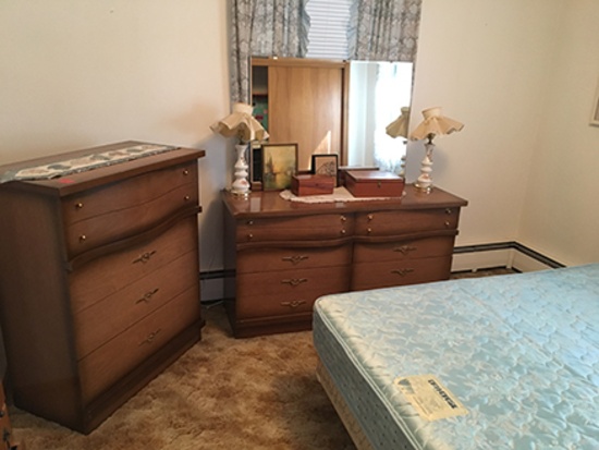 3 pc. Bedroom Outfit, Queen Size Mattress Set, Lamps & Misc.