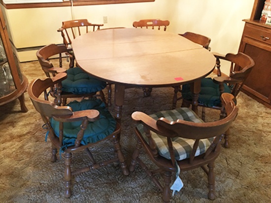 Wooden Dinning Room Table w/  6 Chairs & 2 Extra Non Matching Chairs