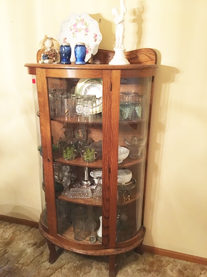 Nice Modern Style Oak Curio Cabinet & Various Glassware